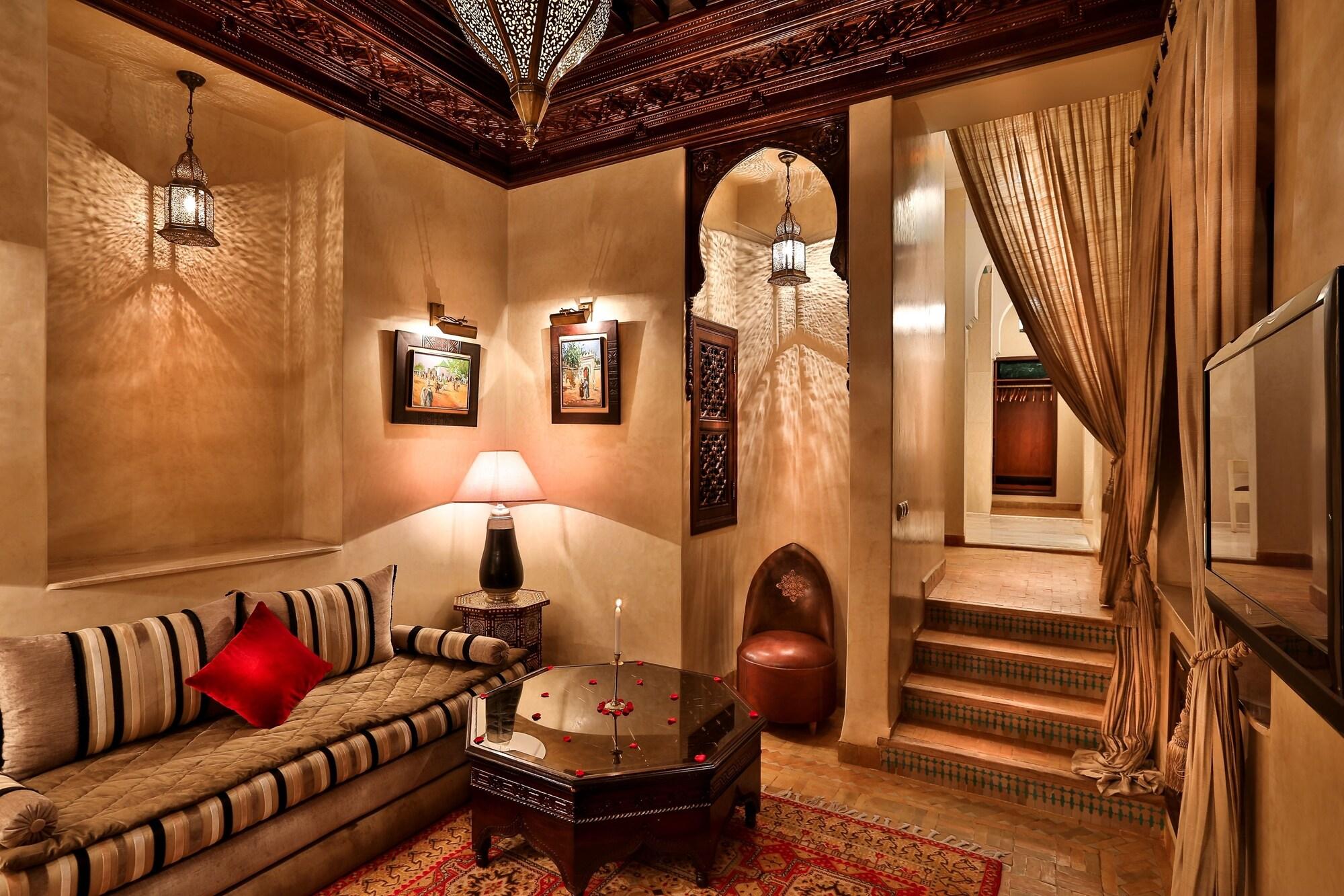 Riad Kniza Marrakesh Luaran gambar Interior of a Moroccan house