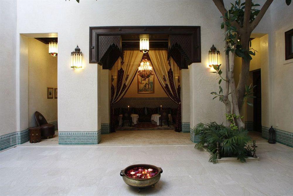 Riad Kniza Marrakesh Luaran gambar The interior of the hotel