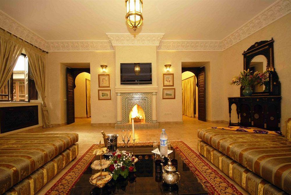 Riad Kniza Marrakesh Luaran gambar The interior of the hotel