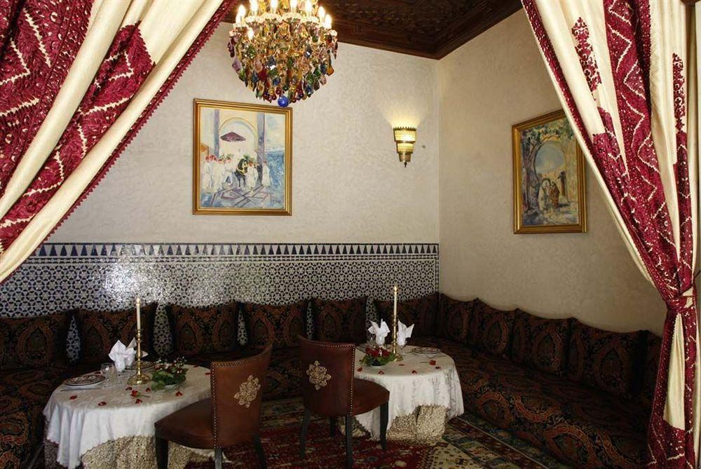 Riad Kniza Marrakesh Luaran gambar A Moroccan restaurant in Casablanca