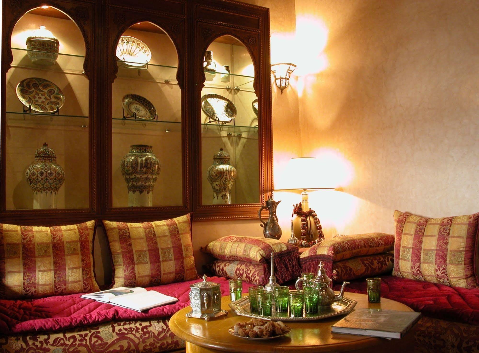 Riad Kniza Marrakesh Luaran gambar A Moroccan interior