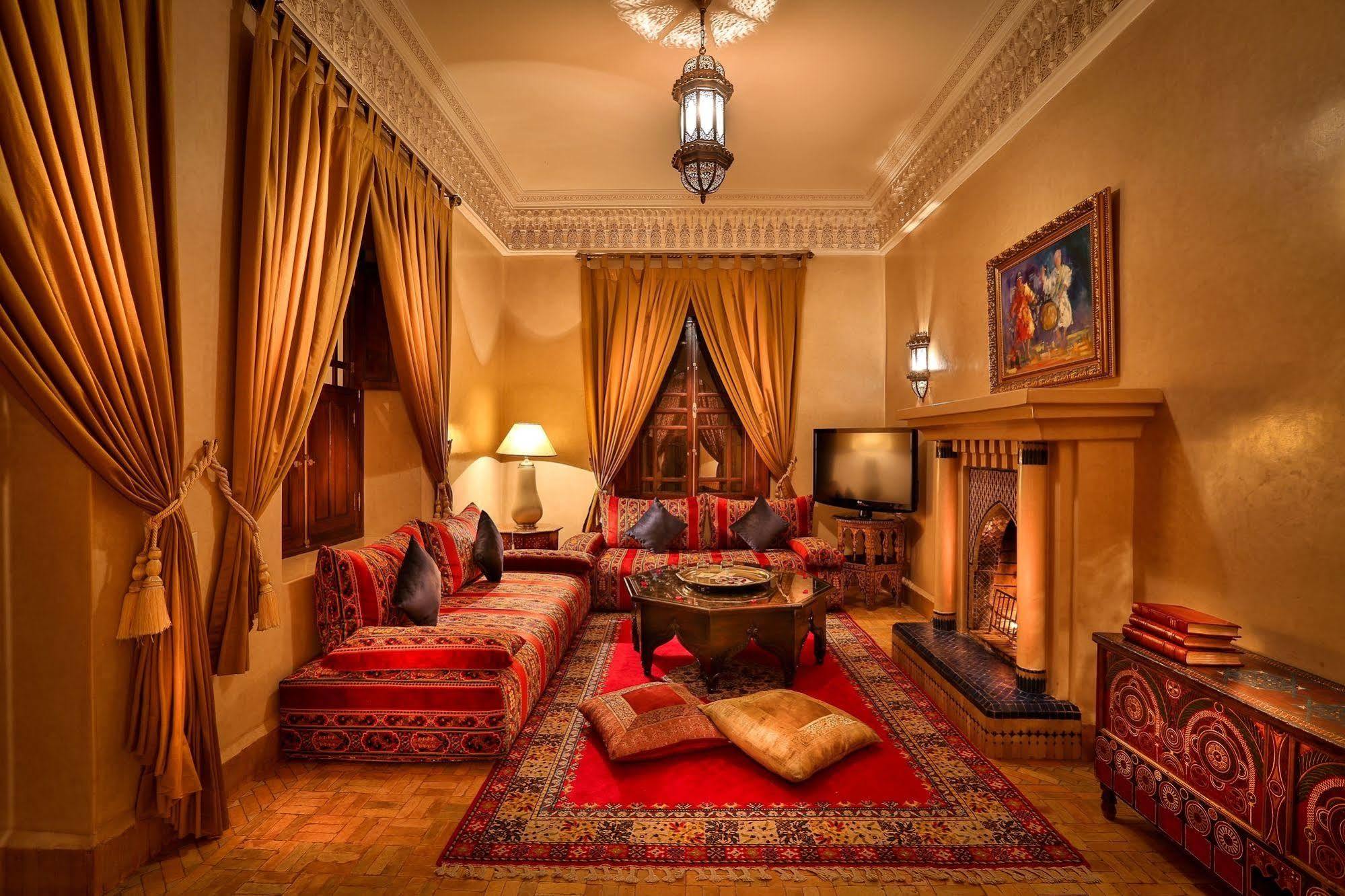 Riad Kniza Marrakesh Luaran gambar A Moroccan living room