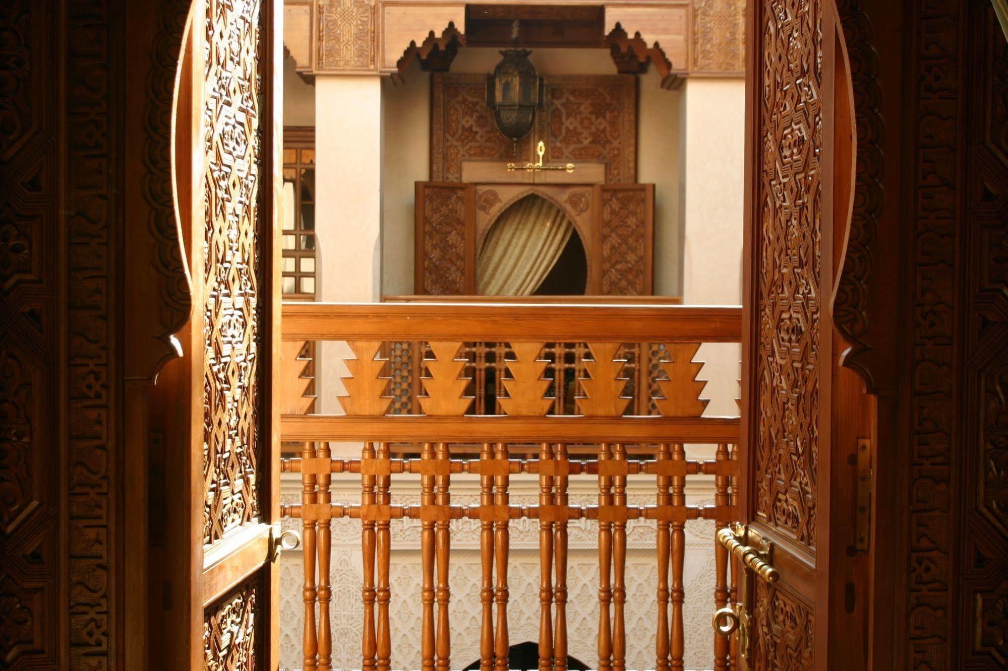 Riad Kniza Marrakesh Luaran gambar The tomb of Ibn Arafa
