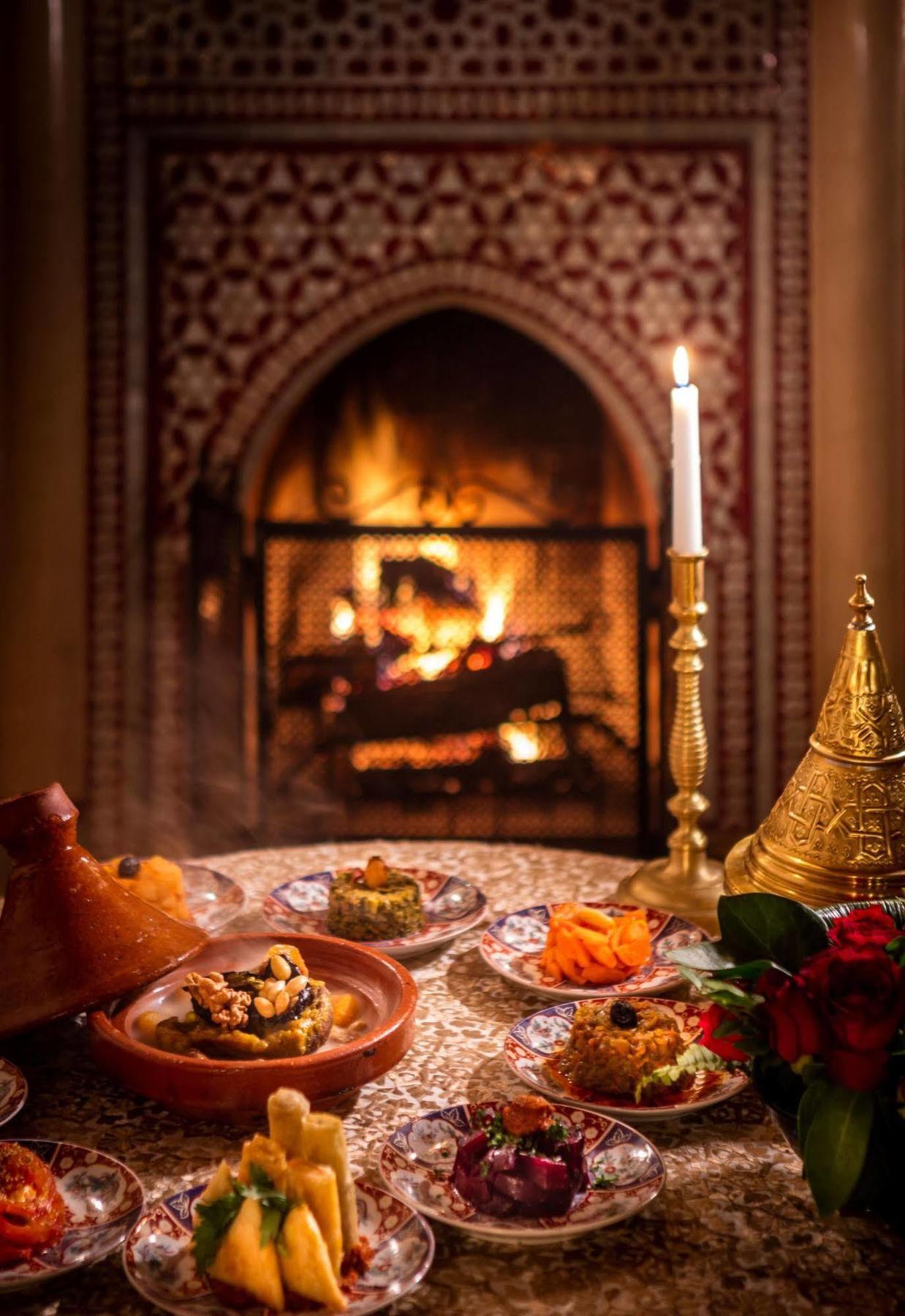 Riad Kniza Marrakesh Luaran gambar A fireplace in a Moroccan riad